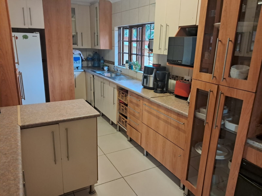 6 Bedroom Property for Sale in Safari Gardens North West